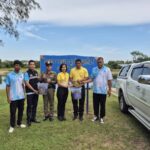 รับมอบพันธ์ุปลานิลทนเค็มจำนวน 2,000 ตัว จาก ผู้อำนวยการศูนย์วิจัยและพัฒนาพันธุกรรมสัตว์น้ำเพชรบุรี