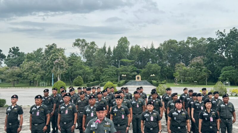 นศุกร์ที่ 14 พ.ย.68 เวลา 08.30 น. พ.ต.อ.พงศ์พัชร นิคมภักดี ผกก.7 บก.กฝ.บช.ตชด. มอบหมายให้ พ.ต.ท.ชัยชา วังคีรี รอง ผกก.7 บก.กฝ.บช.ตชด. นำข้าราชการตำรวจในสังกัดร่วมถวายความอาลัยแด่ สมเด็จพระนางเจ้าสิริกิติ์ พระบรมราชินีนาถ พระบรมราชชนนีพันปีหลวง และกล่าวคำปฏิญาณตน , อุดมคติตำรวจ ข้าราชการตำรวจ ณ ลานรวมพล กก.7 บก.กฝ.บช.ตชด.